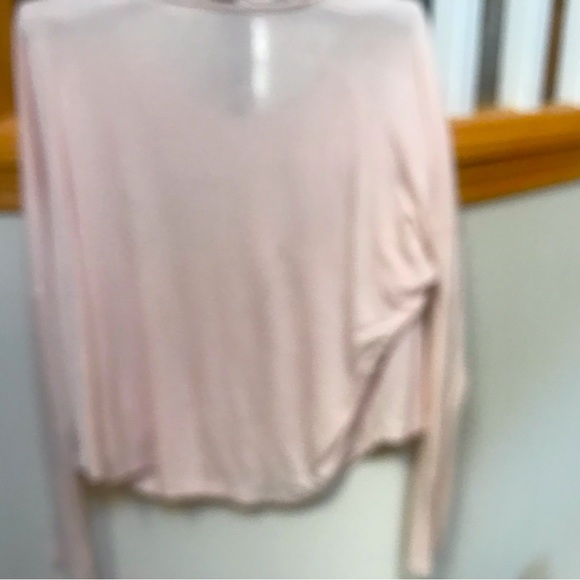 Aritzia Wilfred size medium long sleeve tee! - Picture 3 of 5